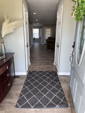 Interior - Beautiful in town accommodations, spacious, private backyard.  (Glennville)