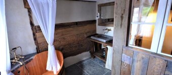 Romantische Zeitreise in historischer Käserei