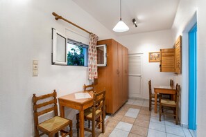 Fælles sovesal - 1 soveværelse | Stue | Bøger