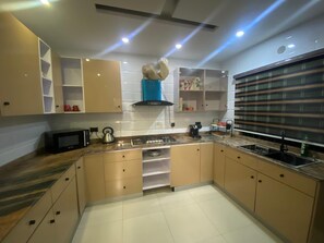 Leilighet | Eget kjøkken | Kjøleskap, mikrobølgeovn, ovn og kokeplater