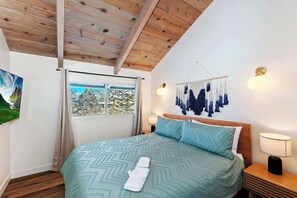 3 bedrooms, WiFi, bed sheets - Newly Renovated Cozy Eagle w/Lake Views and Spa (Big Bear Lake)