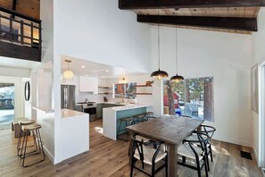 Dining - Cozy Eagle | Lake Views · New Spa · Fireplace (Big Bear Lake)