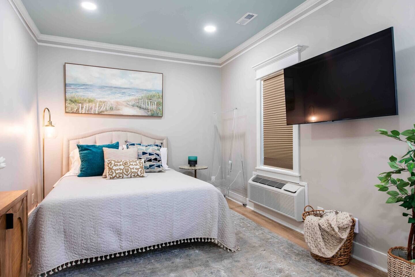 1 slaapkamer, een kluis op de kamer, een strijkplank/strijkijzer