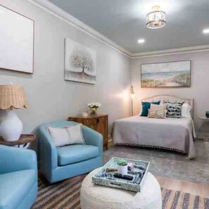 1 chambre, coffres-forts dans les chambres, fer et planche à repasser
