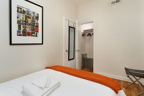 2 bedrooms, desk, iron/ironing board, free WiFi