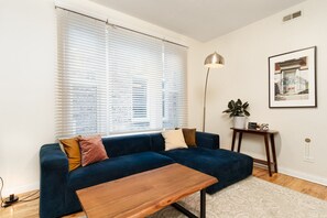 Smart TV, books, stereo