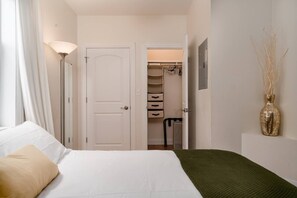 2 室のベッドルーム、デスク、アイロン / アイロン台、WiFi (無料)