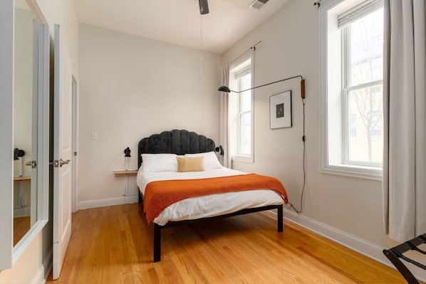 2 Schlafzimmer, Schreibtisch, Bügeleisen/Bügelbrett, kostenloses WLAN