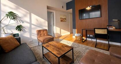 Flexhome Ukrainian Village âą 2BR âą Convenient Walkability