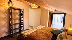 3 bedrooms, WiFi, bed sheets