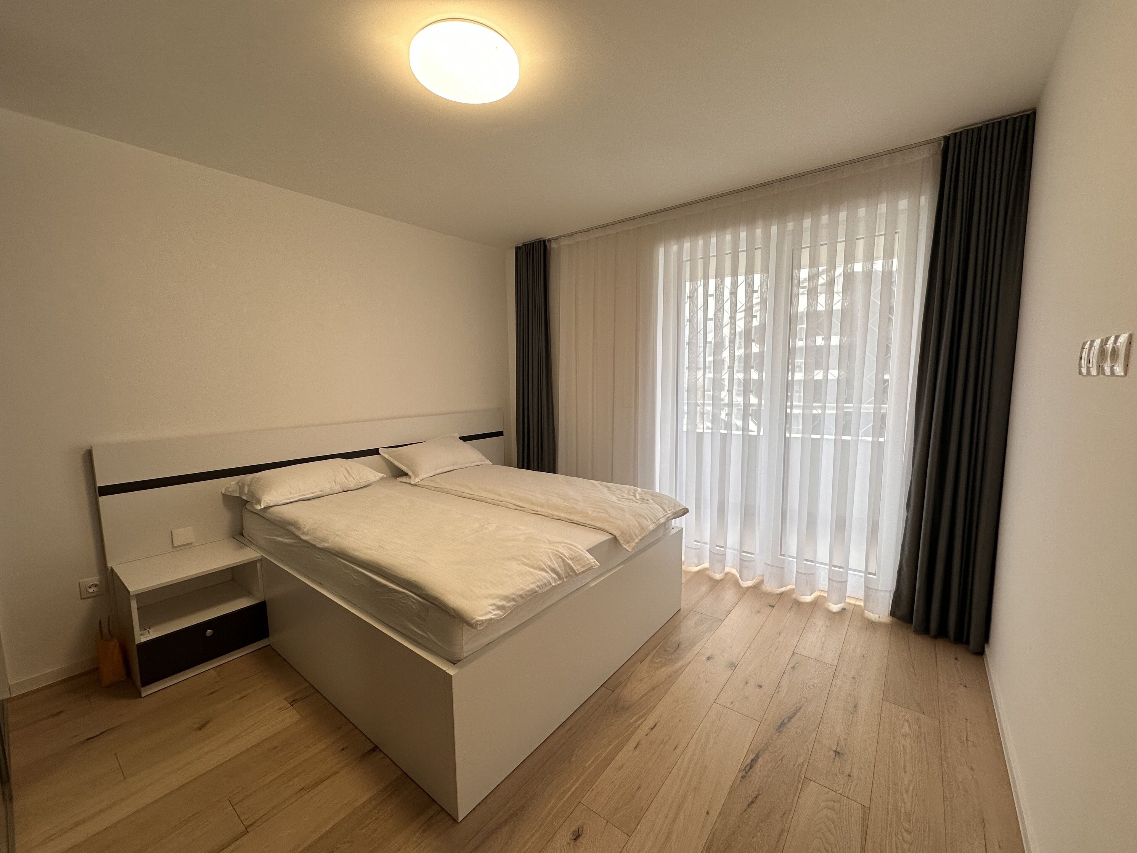 2 quartos, ferros/tábuas de passar roupa, Wi-Fi, roupa de cama