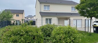 Familly house close to the train station, Reims city…