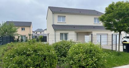 Familly house close to the train station, Reims city…
