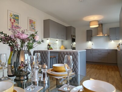 Modern Highland Retreat | Sleeps 7 + Infants | Quiet Family Area Near Inverness