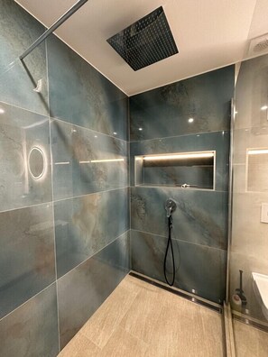 Haartrockner, Handtücher