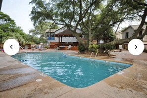 Outdoor pool - Charming beach house steps from the beach in the quiet community of Ocean Grove! (North Myrtle Beach)