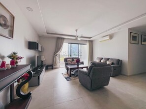 Smart TV - Discover Luxury Living in Zanzibar at Fumba Uptown Living close to the beach  (Zanzibar)