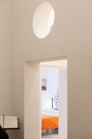 3 bedrooms, desk, iron/ironing board, travel crib - 3 DOUBLE ROOMS IN THE CENTER OF ROME! (Roma)