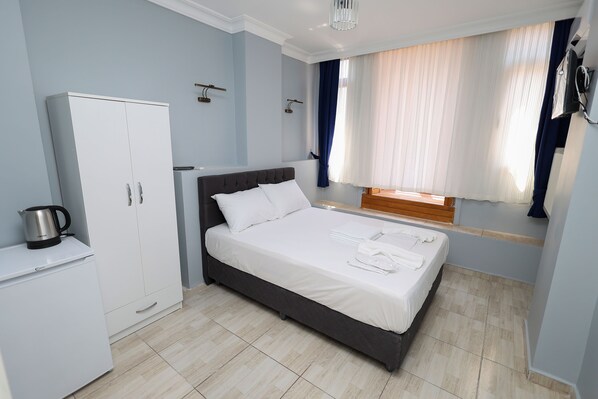 Deluxe-Apartment, 1 Schlafzimmer | 7 Schlafzimmer, Schreibtisch, schallisolierte Zimmer