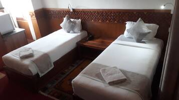 Deluxe Double or Twin Room, 2 Twin Beds, Non Smoking, Mountain View | Free WiFi