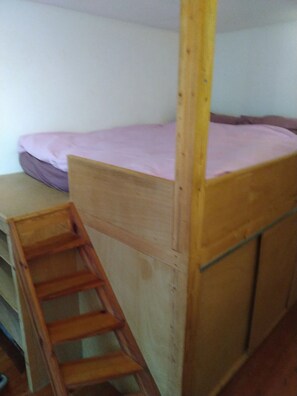 1 chambre, fer et planche à repasser, Wi-Fi gratuit, draps fournis