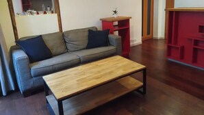 Living area - Charmant 2 Pièces de 40m² en Plein Cœur du Quartier de Belleville (Paris)