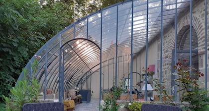 Dans le Parc d' une Villa Belle Epoque Appartement Atypique Avec sa Serre!