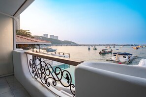 Deluxe Double Room, Ocean View | Terrace/patio - Windy Inn (Pattaya)