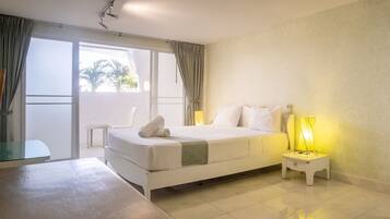 Deluxe Double Room, Pool View