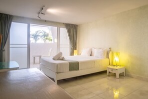Deluxe Double Room, Pool View | In-room safe, free WiFi - Windy Inn (Pattaya)