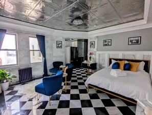 1 habitación, tabla de planchar con plancha, wifi gratis y ropa de cama 