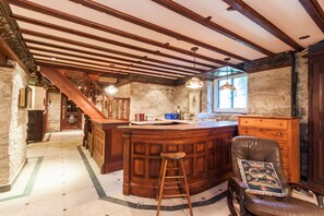 المنشأة من الداخل