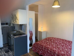 1 bedroom, WiFi, bed sheets