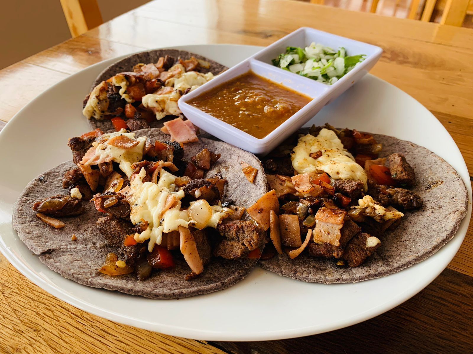 Frokost, lunsj og middag serveres