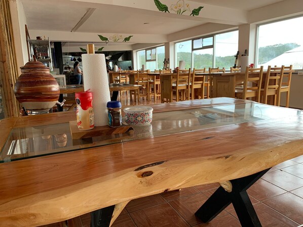 Der serveres morgenmad, frokost, aftensmad og mexicanske retter 