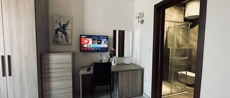 4 habitaciones, escritorio y cortinas blackout