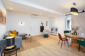 Smart TV - 10 Minuten Fußweg vom Strand Entfernt Familien-ferienwohnung mit Dachterrasse (Ratekau)