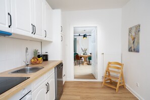 Kühlschrank, Ofen, Herdplatte, Geschirrspüler