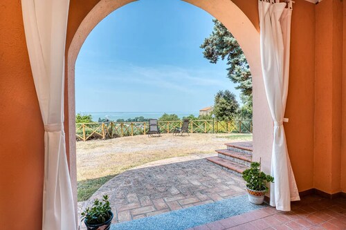 Villa del Riccio. The right place to relax in the midst of nature.