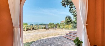 Villa del Riccio. The right place to relax in the midst of nature.