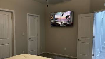 4 間睡房、熨斗/熨衫板、免費 Wi-Fi、床單