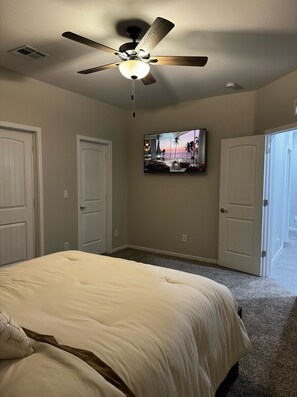 4 chambres, fer et planche à repasser, Wi-Fi gratuit, draps fournis