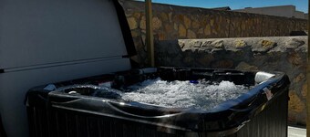 La Casita 915- HOT TUB, family-friendly! 