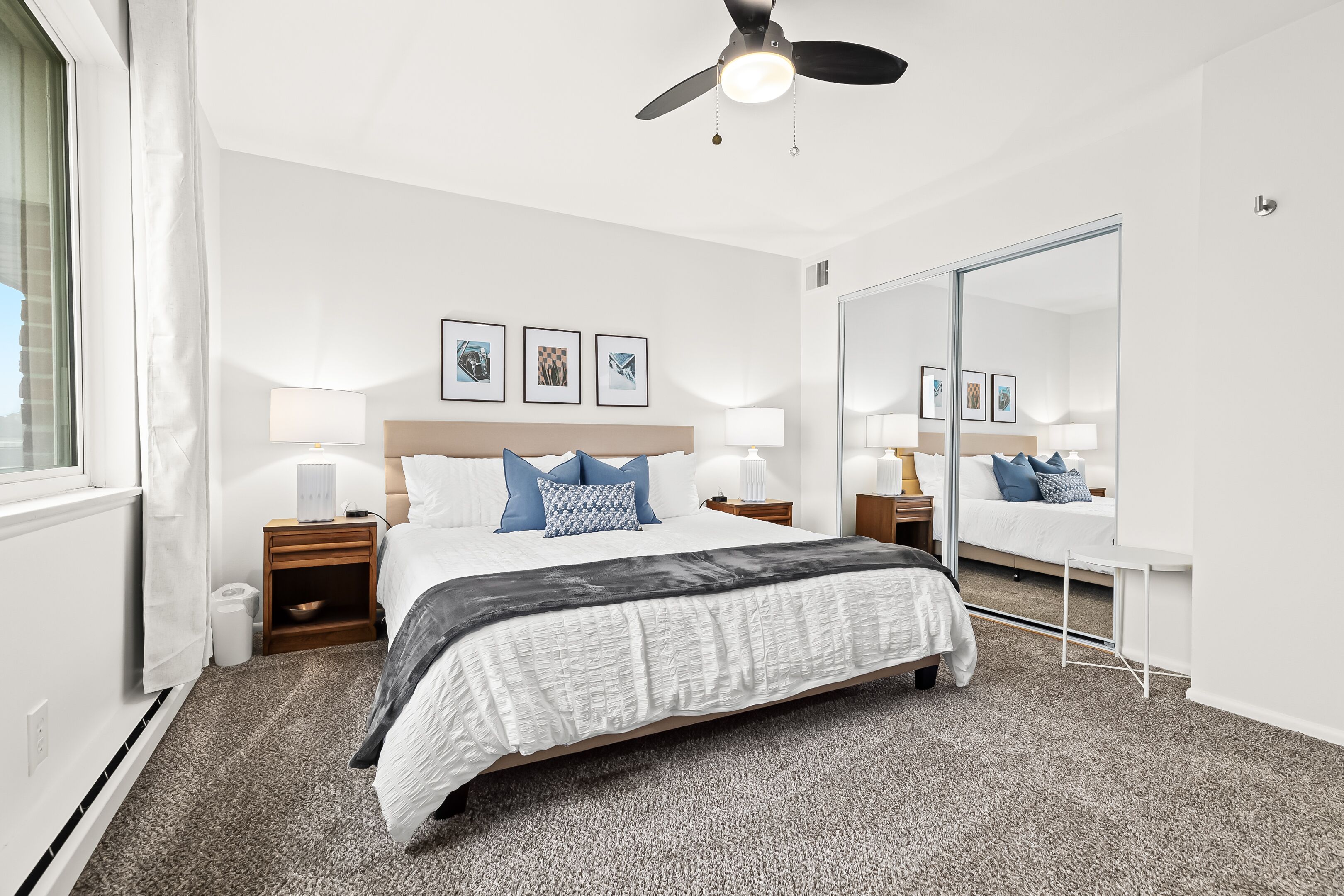 Spacious 1BR Upper Flat [King Bed] in Royal Oak