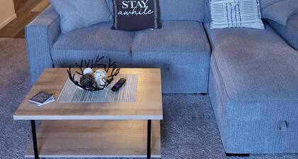 Cozy condo, walking distance to trails, shops, restaurants, fitness center.