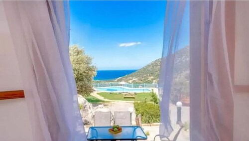 Villa Kardi,  country house with huge private pool 70 sq.m.  and amazing view