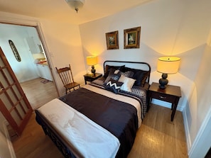 2 Schlafzimmer, BĂŒgeleisen/BĂŒgelbrett, kostenloses WLAN, BettwĂ€sche