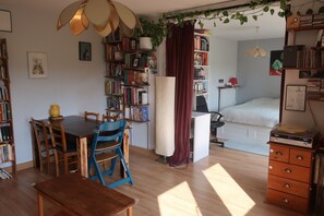2 sovrum, strykjÀrn/strykbrÀda, wi-fi och sÀngklÀder
