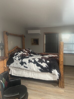 1 habitación, tabla de planchar con plancha, wifi gratis y ropa de cama 