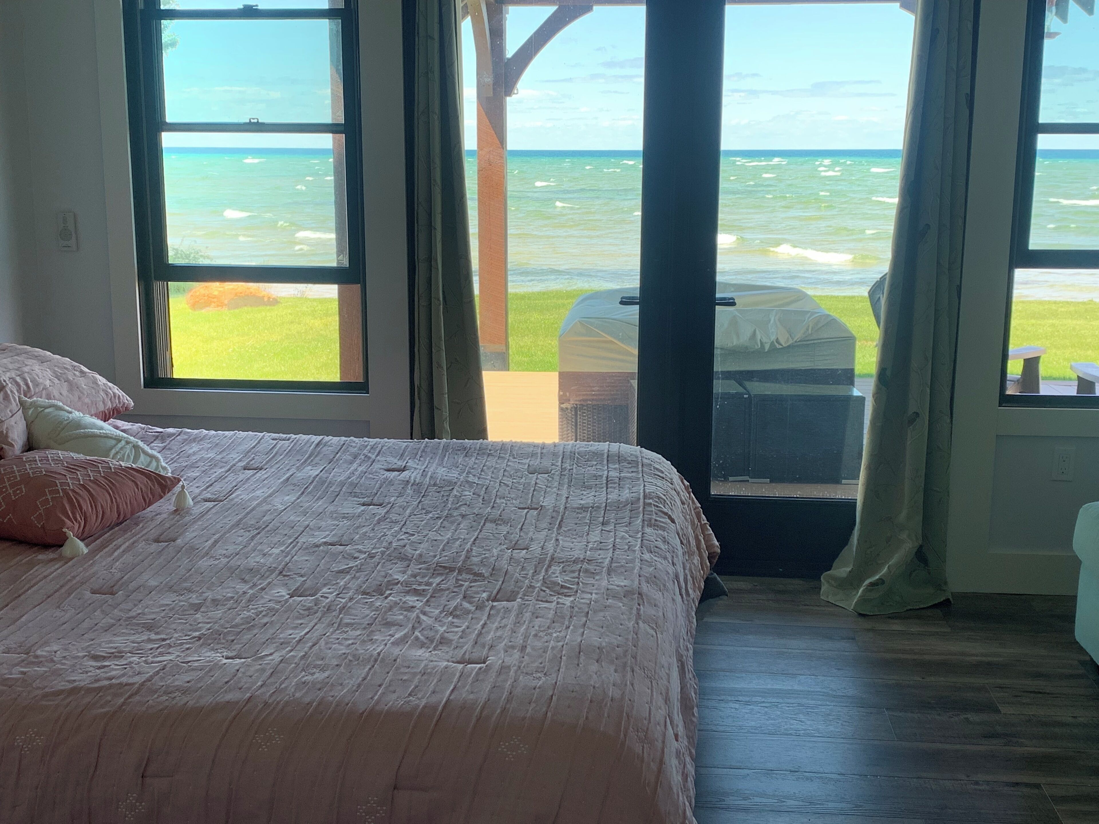 4 bedrooms, iron/ironing board, travel crib, free WiFi